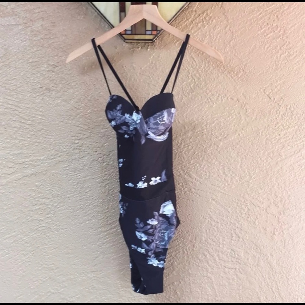 Albion fit one piece swimsuit - Picture 2 of 4